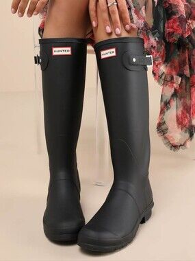 Hunter Matte Black Original Tall Classic Rubber Rain Boots Size 8